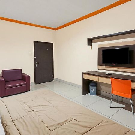 Collection O 93163 Hotel Grand Kartika Parepare Buitenkant foto
