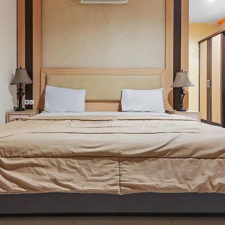 Collection O 93163 Hotel Grand Kartika Parepare Buitenkant foto