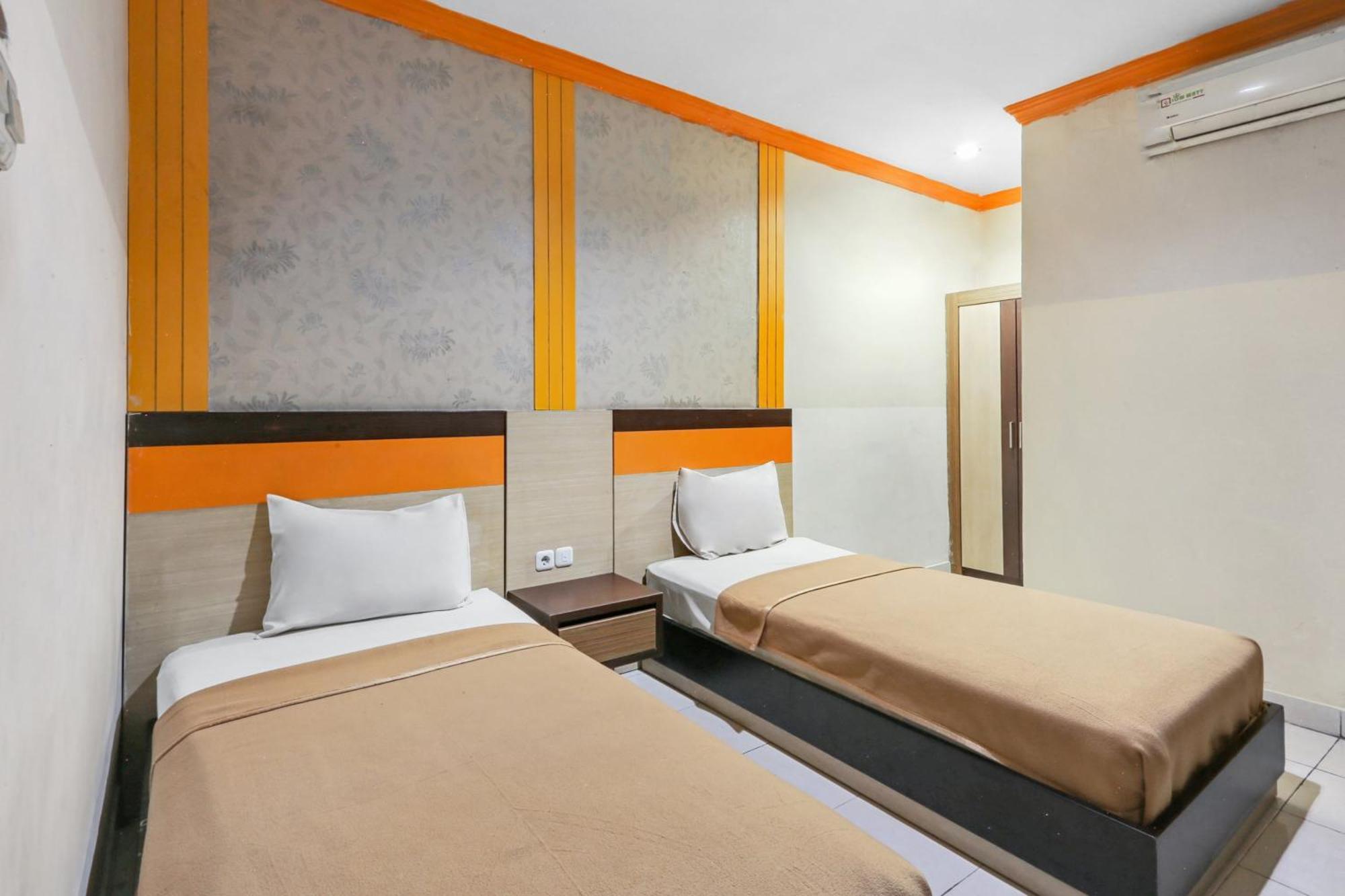 Collection O 93163 Hotel Grand Kartika Parepare Buitenkant foto