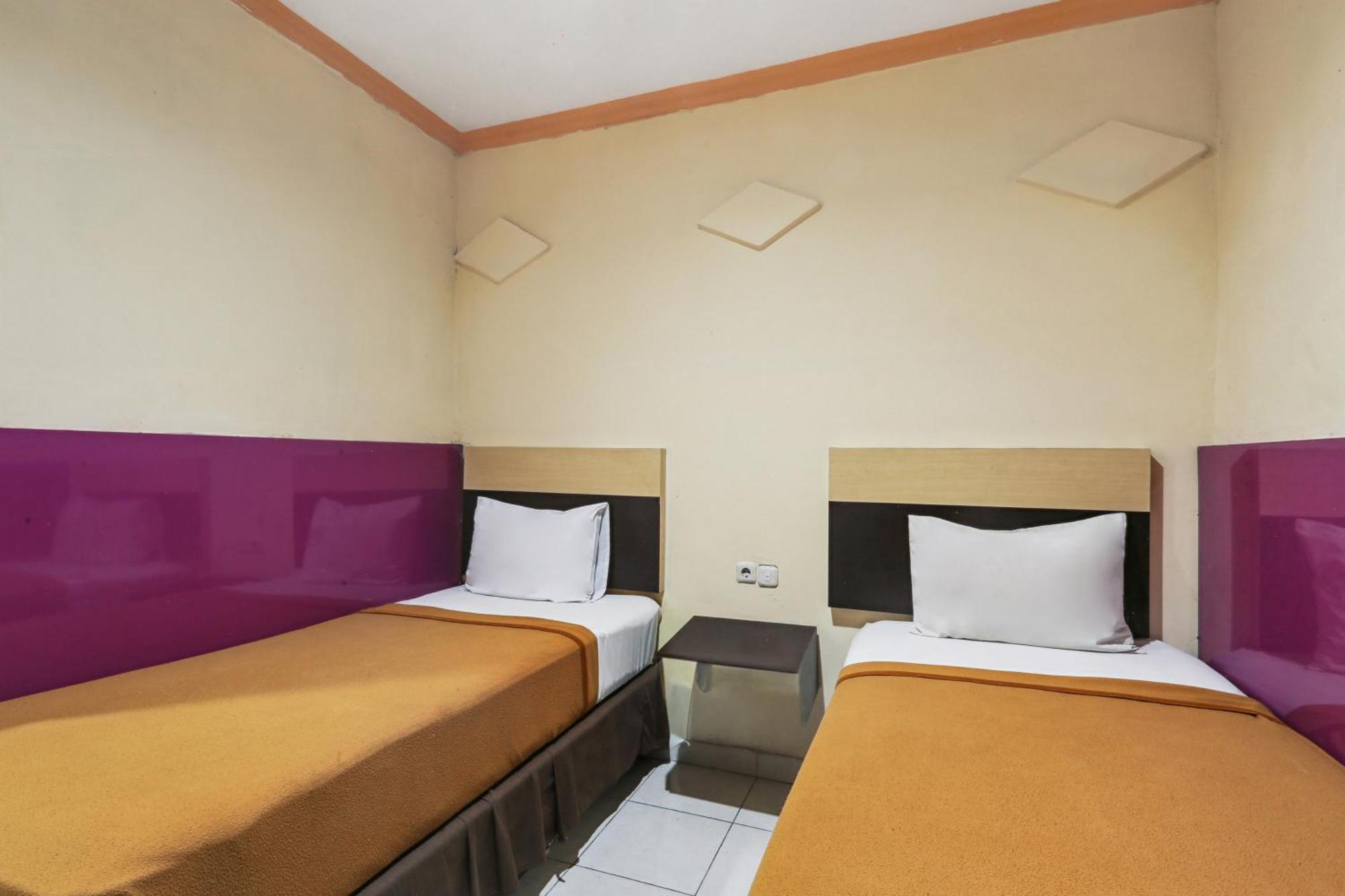 Collection O 93163 Hotel Grand Kartika Parepare Buitenkant foto