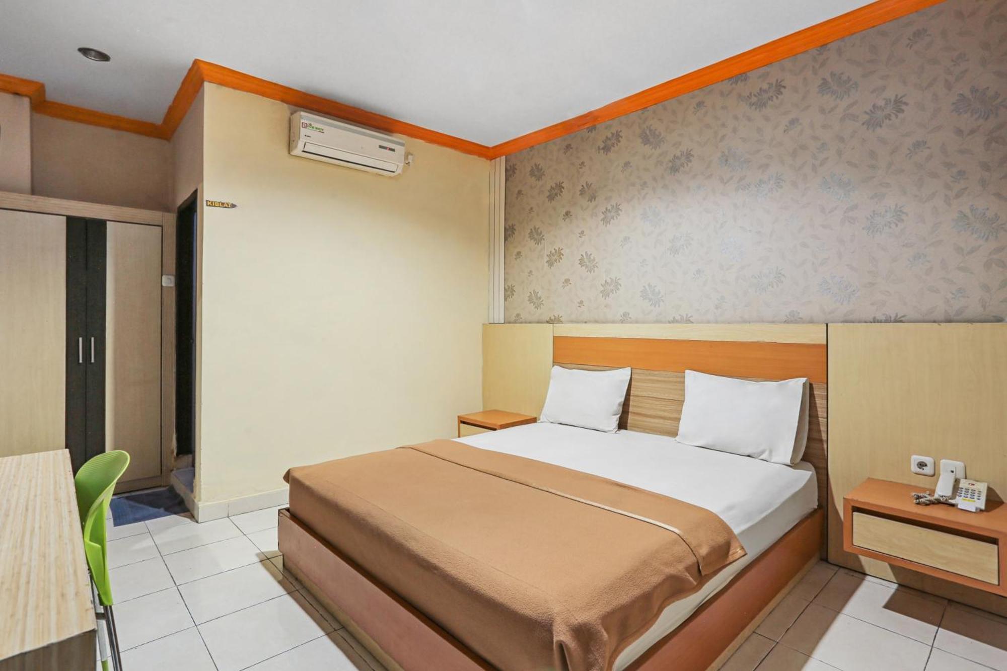 Collection O 93163 Hotel Grand Kartika Parepare Buitenkant foto