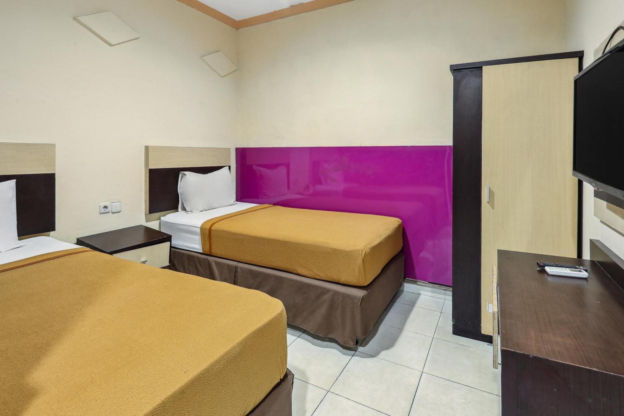 Collection O 93163 Hotel Grand Kartika Parepare Buitenkant foto