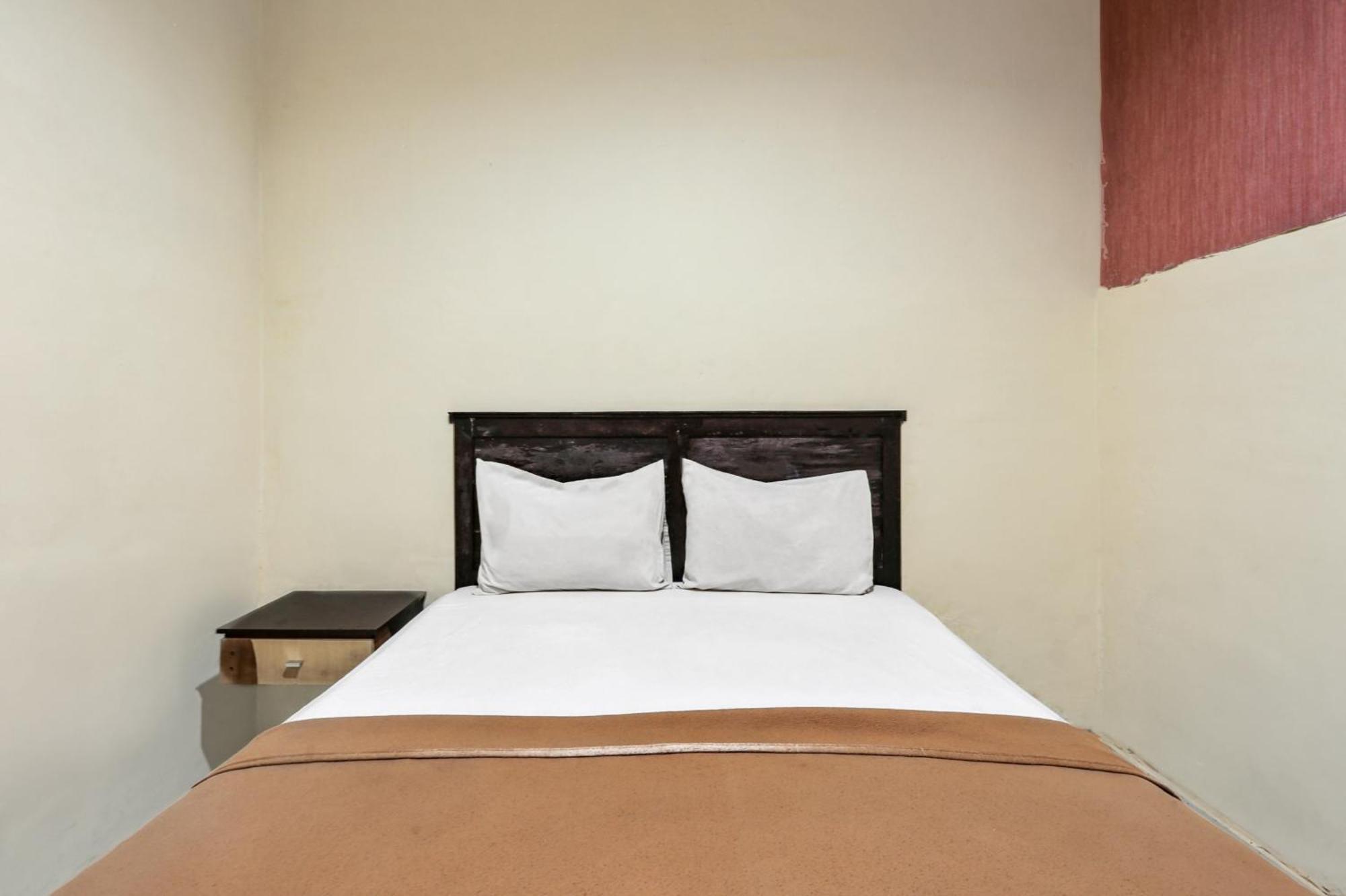 Collection O 93163 Hotel Grand Kartika Parepare Buitenkant foto